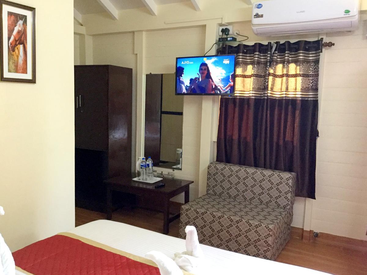 Morjim Queen Beach Resort Exterior photo
