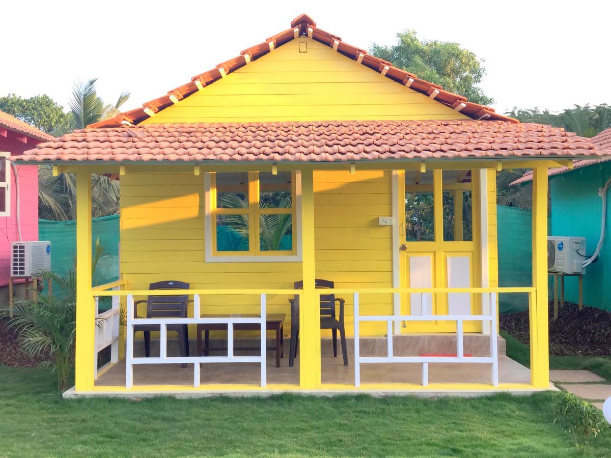 Morjim Queen Beach Resort Exterior photo