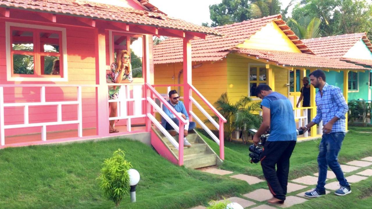 Morjim Queen Beach Resort Exterior photo
